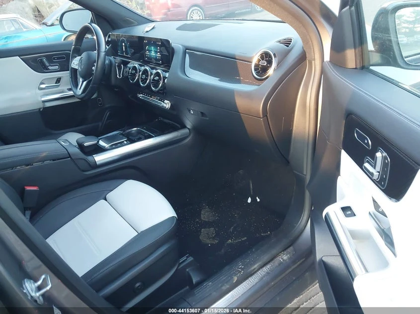 Mercedes-Benz GLA 250 2l 4Matic, снимка 5 - Автомобили и джипове - 53964960