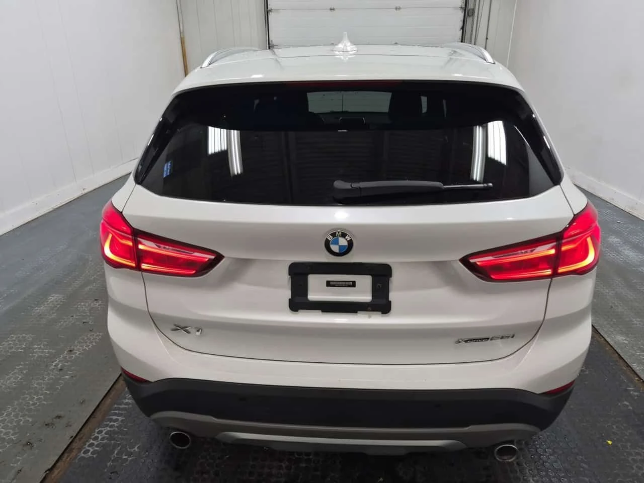 BMW X1 XDRIVE28I| ПОДГРЕВИ| ПАМЕТ| 2 КЛЮЧА| , снимка 6 - Автомобили и джипове - 54615422