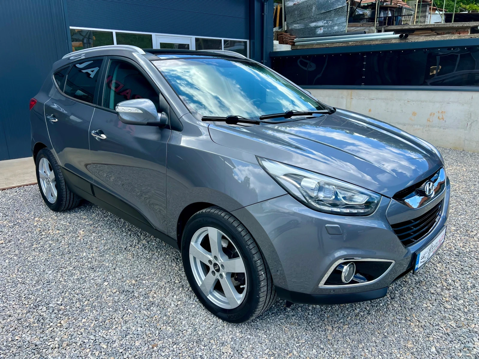 Hyundai IX35 2.0CRDi 185 4x4 Vertex ШВЕЙЦАРИЯ, снимка 2 - Автомобили и джипове - 54623119