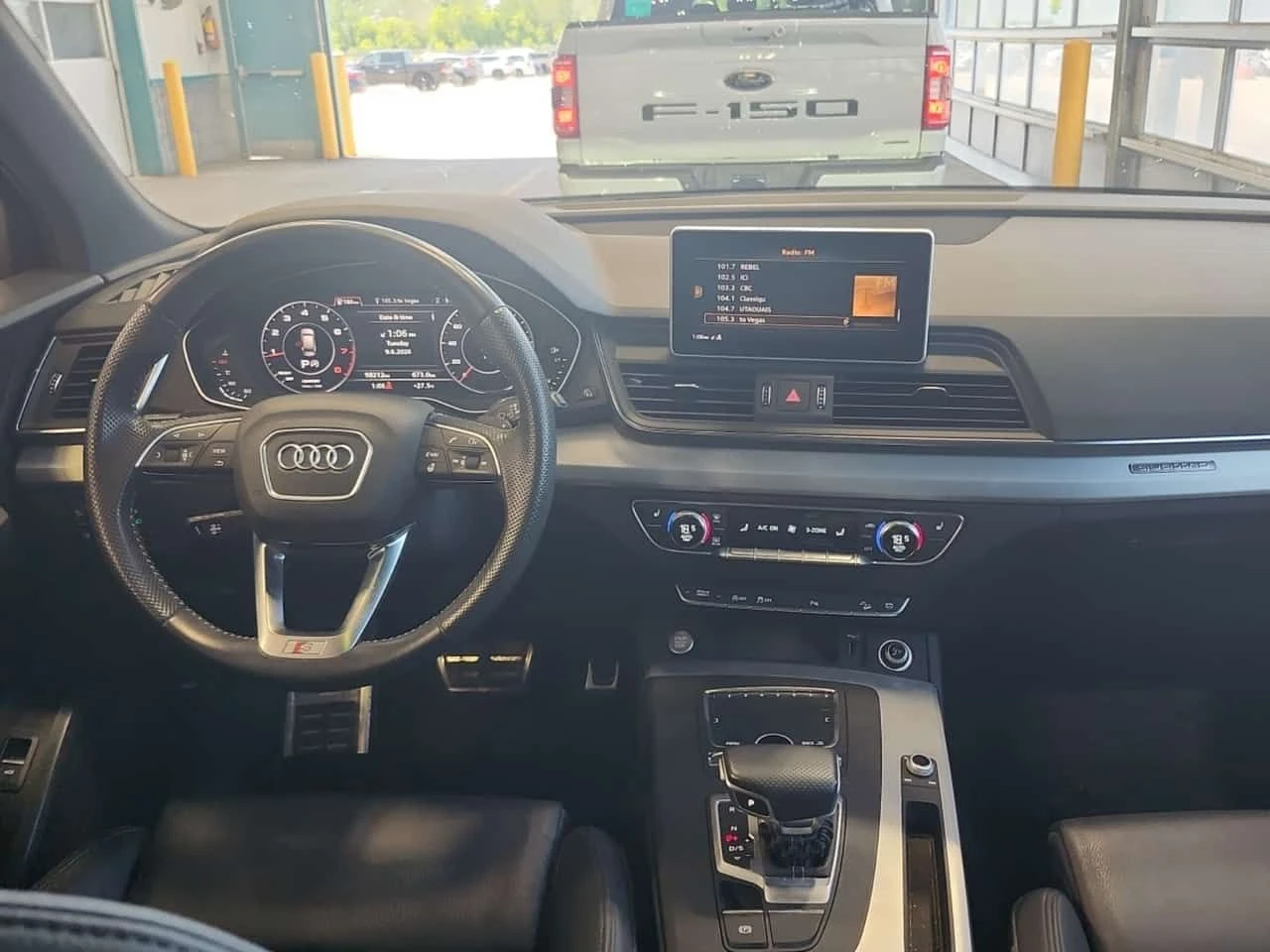 Audi Q5 * PROGRESSIV * ПОДГРЕВИ * 2 КЛЮЧА * ПАНО * CARFAX, снимка 10 - Автомобили и джипове - 54847689