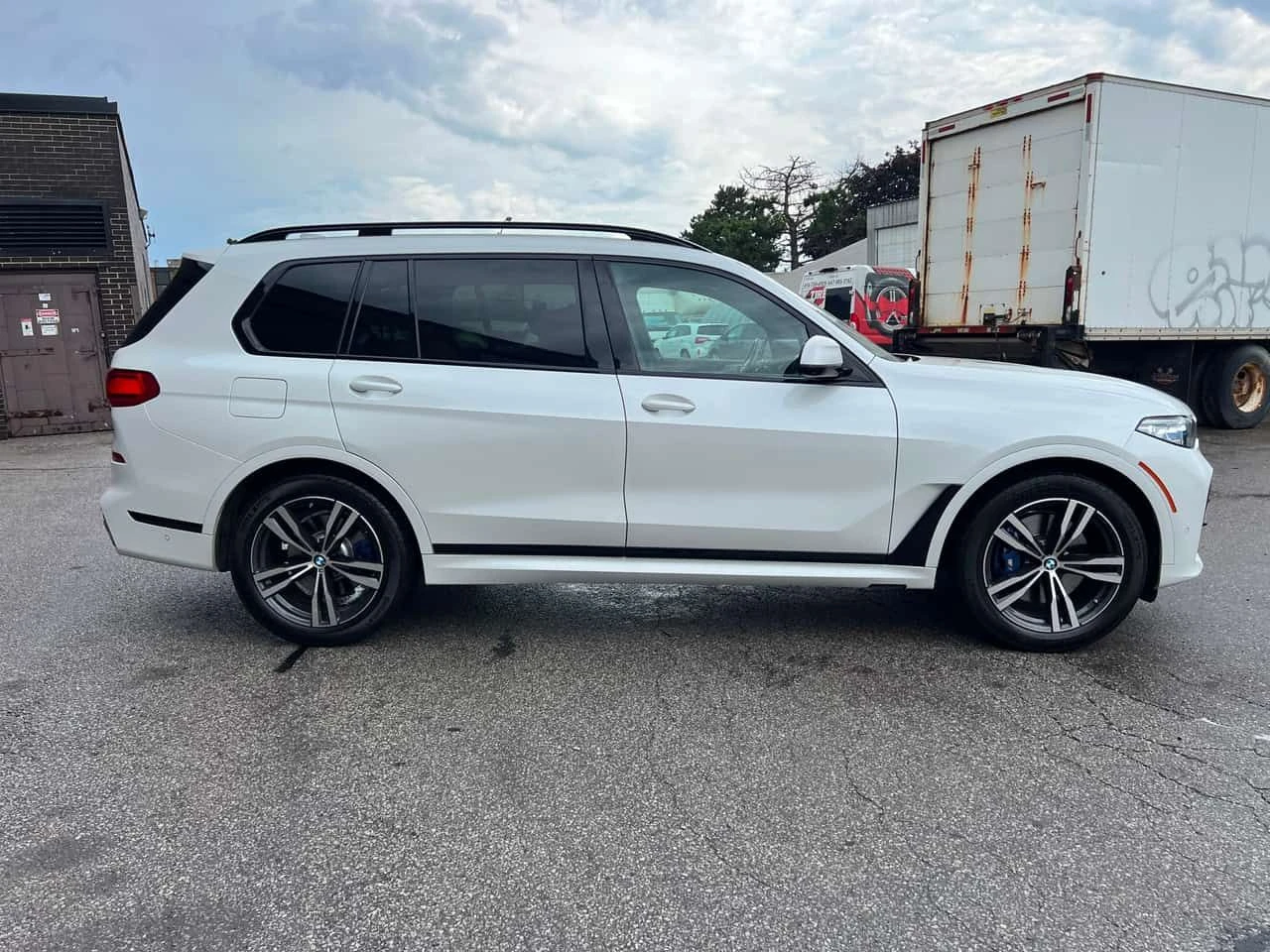 BMW X7 * xDrive40i * АВТОКРЕДИТ БЕЗ ПЪРВОНАЧАЛНА ВНОСКА* , снимка 3 - Автомобили и джипове - 55659478