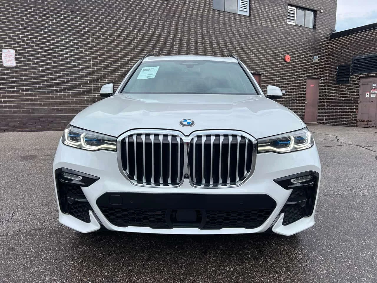 BMW X7 * xDrive40i * АВТОКРЕДИТ БЕЗ ПЪРВОНАЧАЛНА ВНОСКА* , снимка 6 - Автомобили и джипове - 55659478