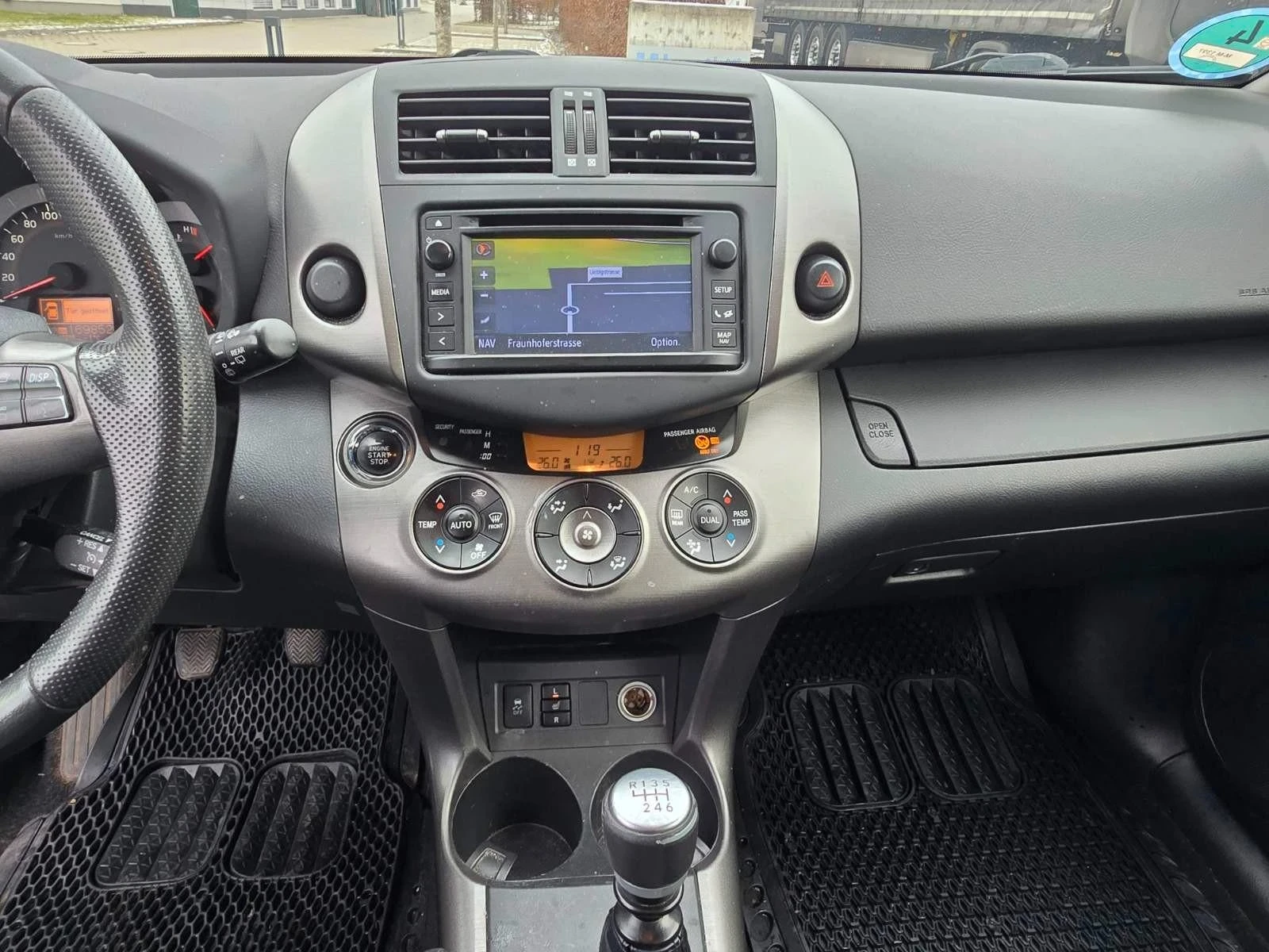 Toyota Rav4, снимка 10 - Автомобили и джипове - 55966619