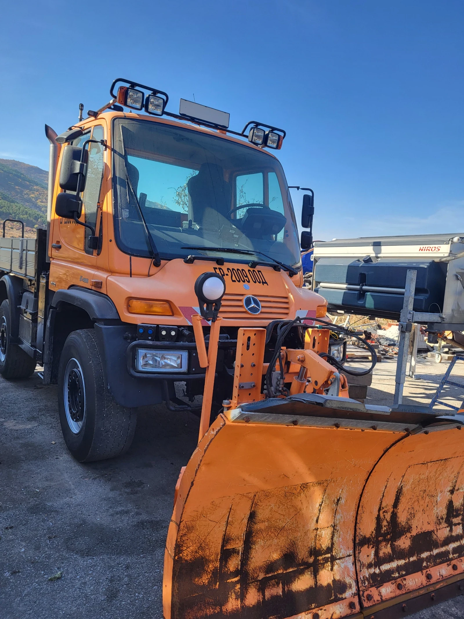 Mercedes-Benz UNIMOG U400 4x4 - изображение 2