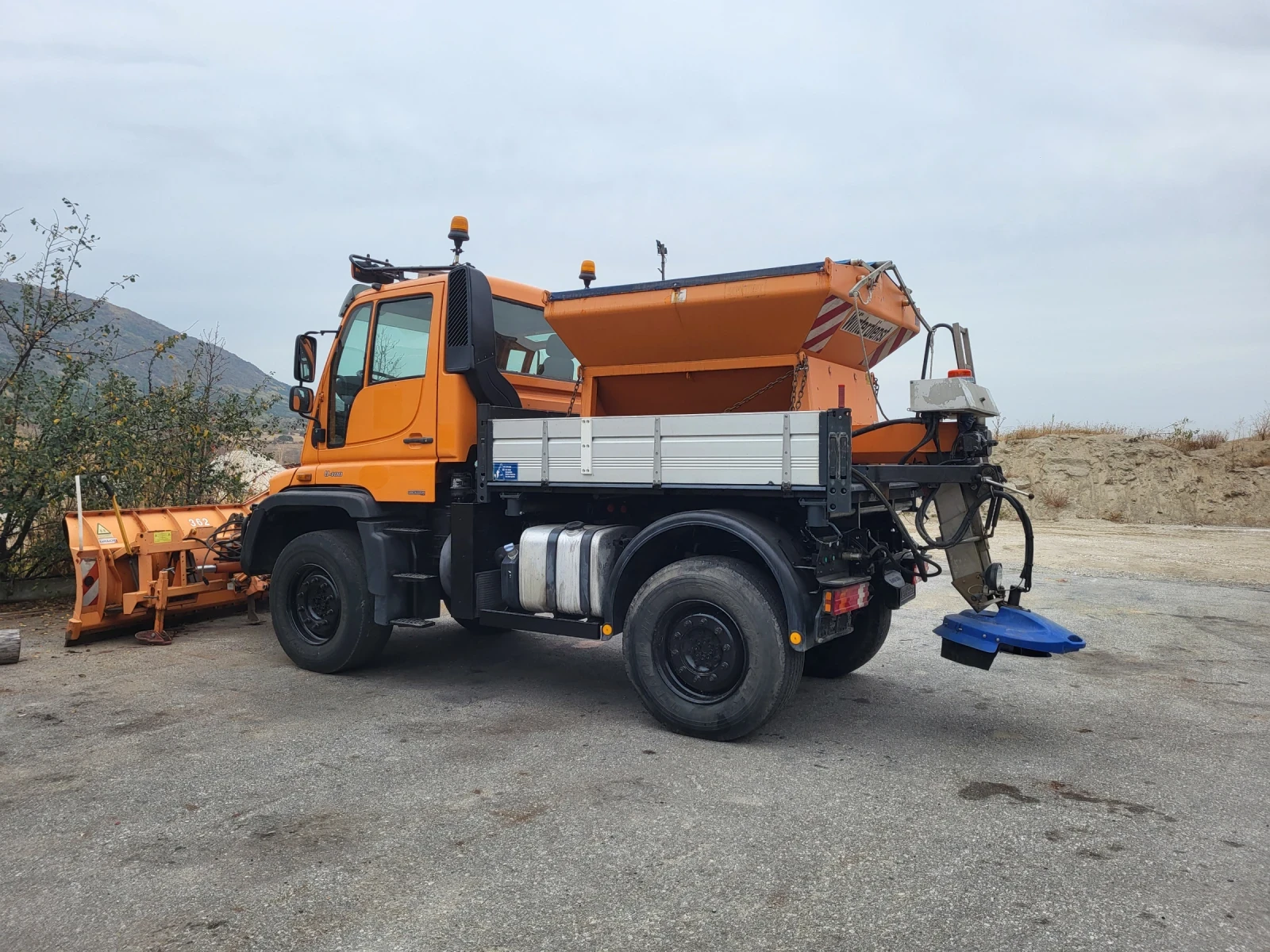 Mercedes-Benz UNIMOG U400 4x4 - изображение 10