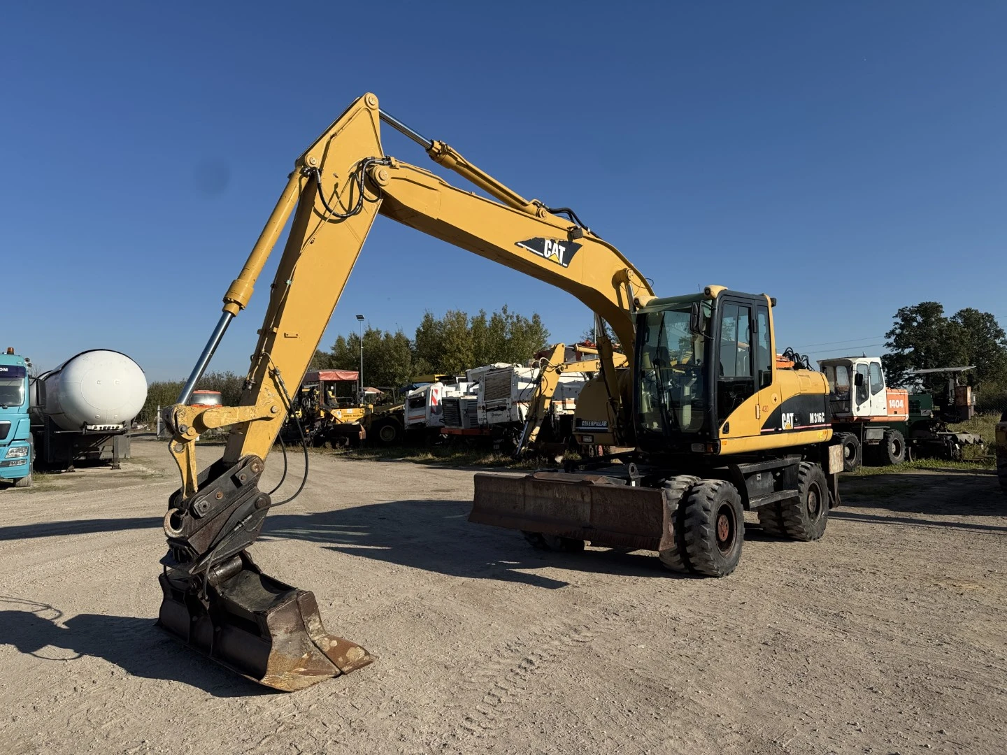  Cat  316  | Mobile.bg   1