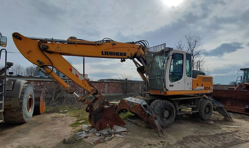 Багер Liebherr A 904 C Litronic, снимка 3 - Индустриална техника - 54293151