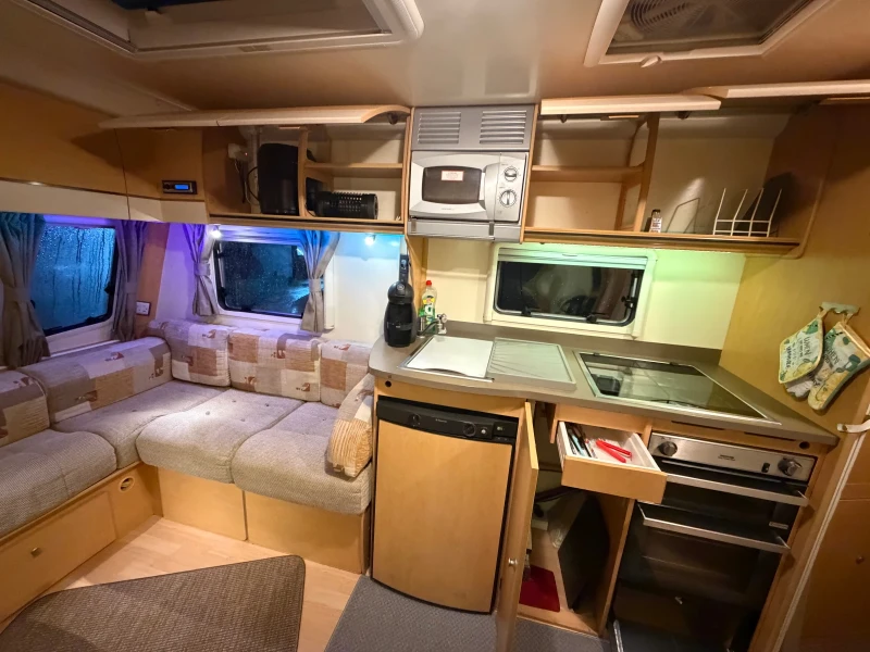 Каравана Bailey PEGASUS-Alu-Tech Bodyshell(не гние)СОЛАР/MOVER/FUL, снимка 12 - Каравани и кемпери - 53490561