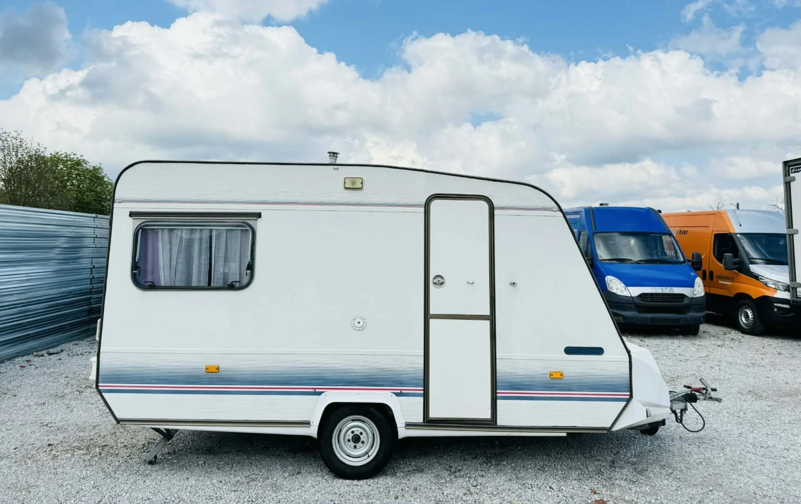 Каравана Adria 4252DO, снимка 8 - Каравани и кемпери - 54379685