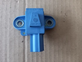 Краш сензор предна дясна врата Фолксваген Голф 5 2врати (ч)