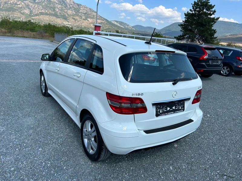 Mercedes-Benz B 180 (KATO НОВА), снимка 8 - Автомобили и джипове - 42083981