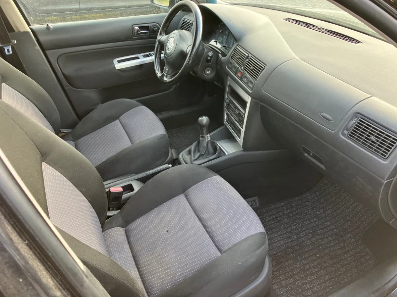 VW Golf 1.6 , снимка 8 - Автомобили и джипове - 48140401