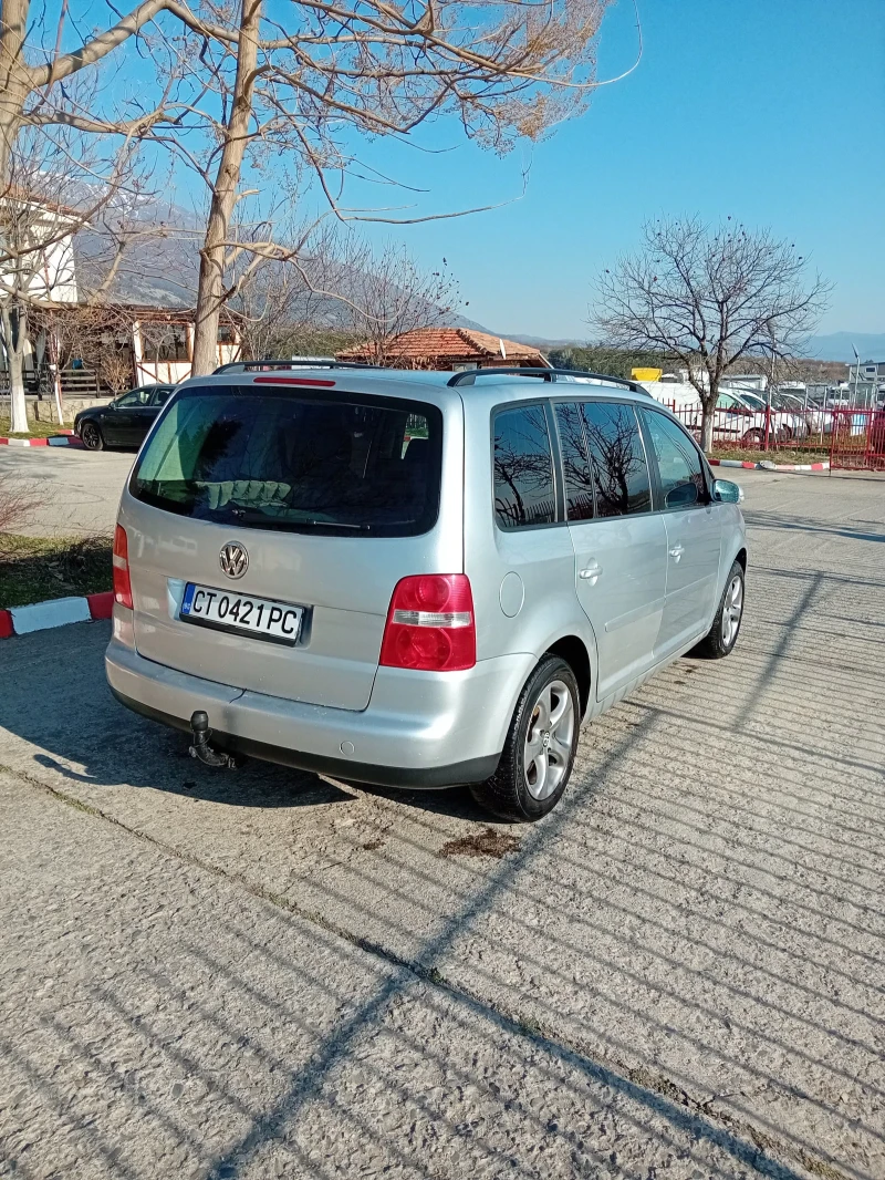 VW Touran 1.9 105к.с, снимка 4 - Автомобили и джипове - 49042620