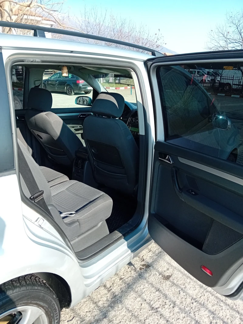 VW Touran 1.9 105к.с, снимка 8 - Автомобили и джипове - 49042620