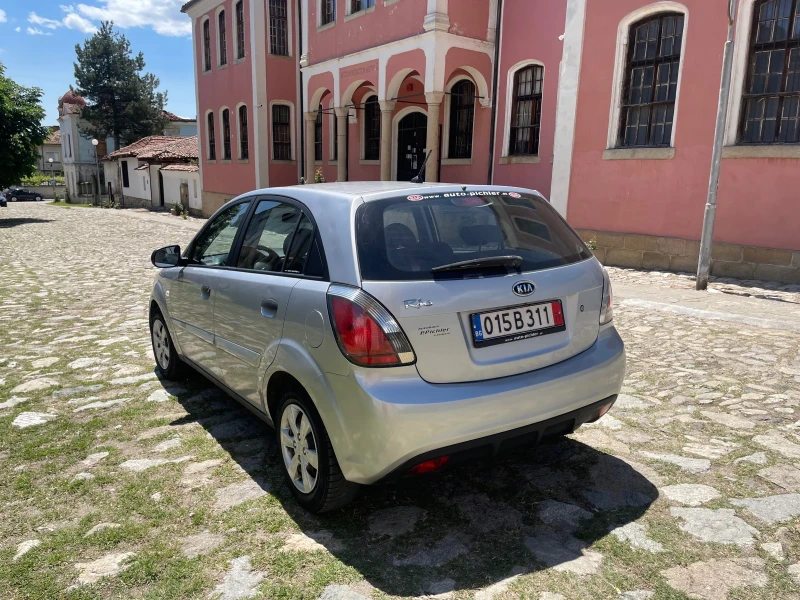 Kia Rio 1.4i 75ks KLIMATIK, снимка 3 - Автомобили и джипове - 50376083