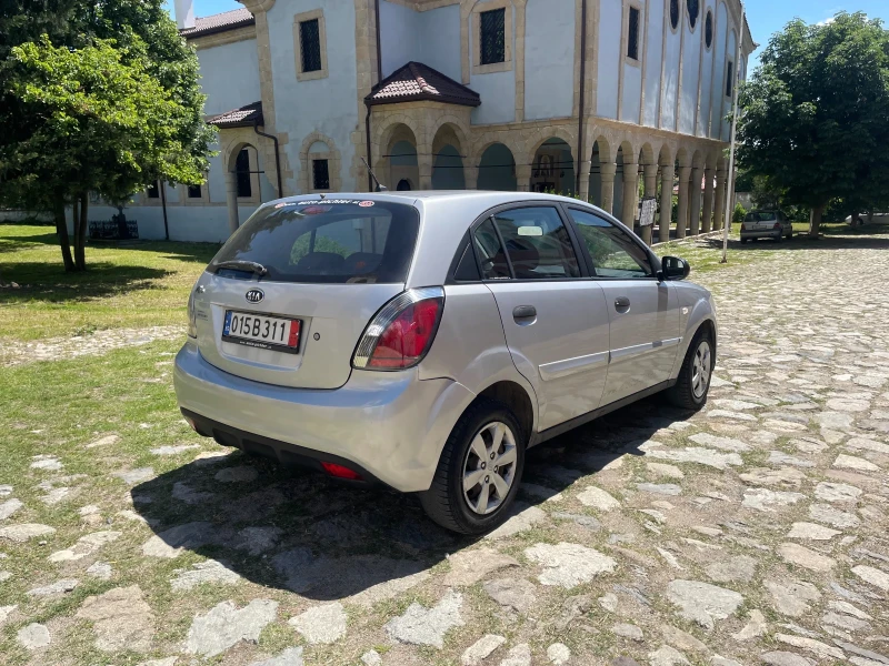 Kia Rio 1.4i 75ks KLIMATIK, снимка 5 - Автомобили и джипове - 50376083