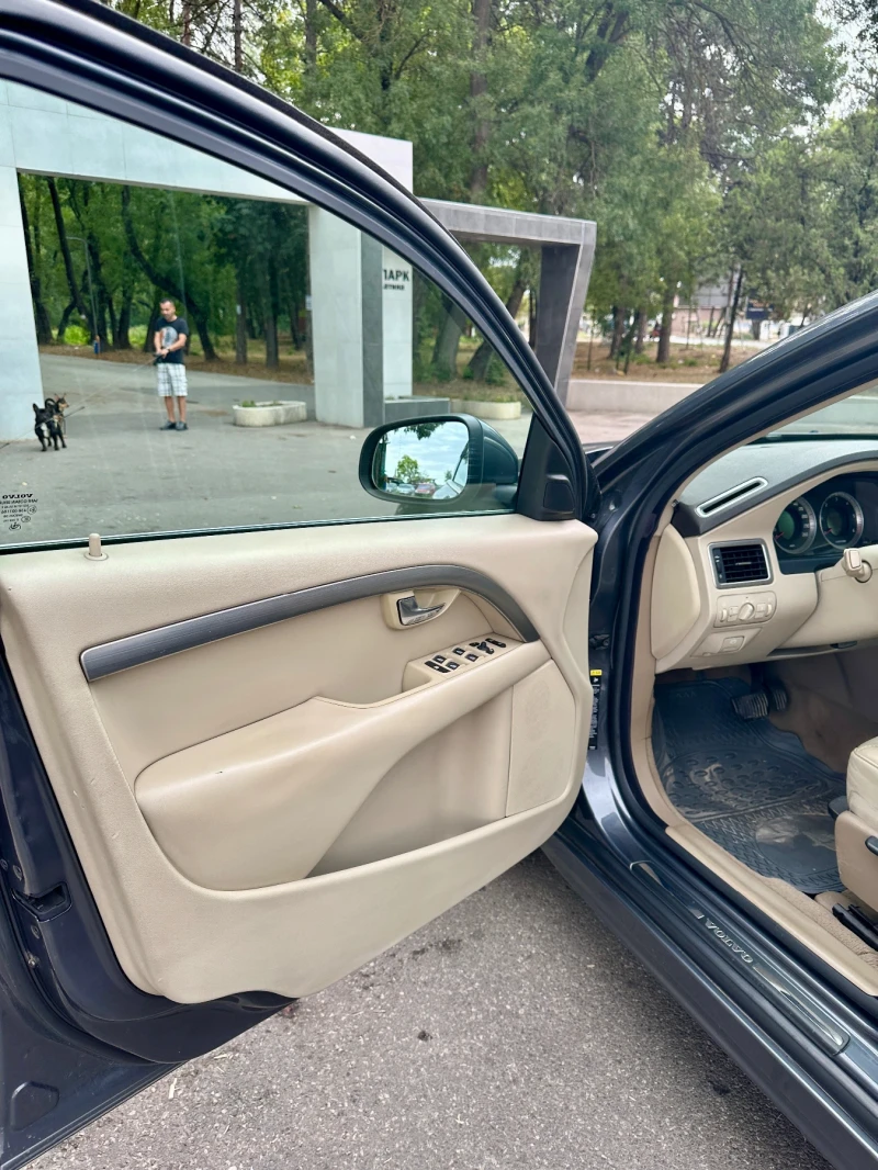 Volvo S80 2.4, D5, 185кс, снимка 11 - Автомобили и джипове - 52305556