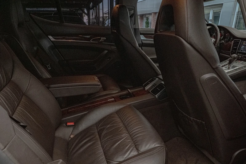 Porsche Panamera 4S/PDLS/PCM/PASM/BOSE/Sport Chrono/Камера, снимка 7 - Автомобили и джипове - 51735512