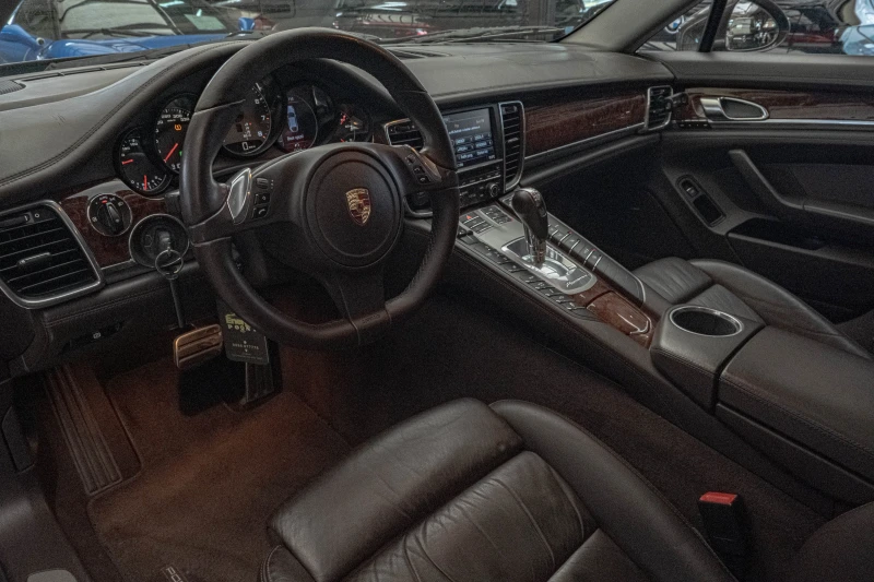 Porsche Panamera 4S/PDLS/PCM/PASM/BOSE/Sport Chrono/Камера, снимка 6 - Автомобили и джипове - 51735512