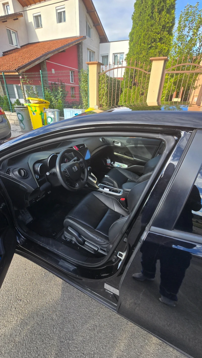 Honda Civic 1.8 v-tec, снимка 3 - Автомобили и джипове - 51954234