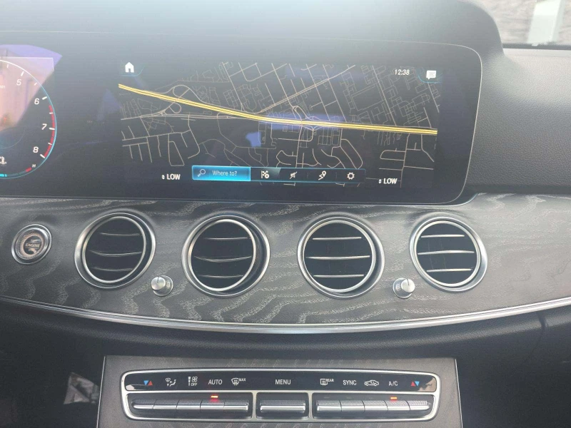 Mercedes-Benz E 350 2021* AMG PACK* BURMASTER* 360* AMBIENT* PANO* KEY, снимка 7 - Автомобили и джипове - 53110214