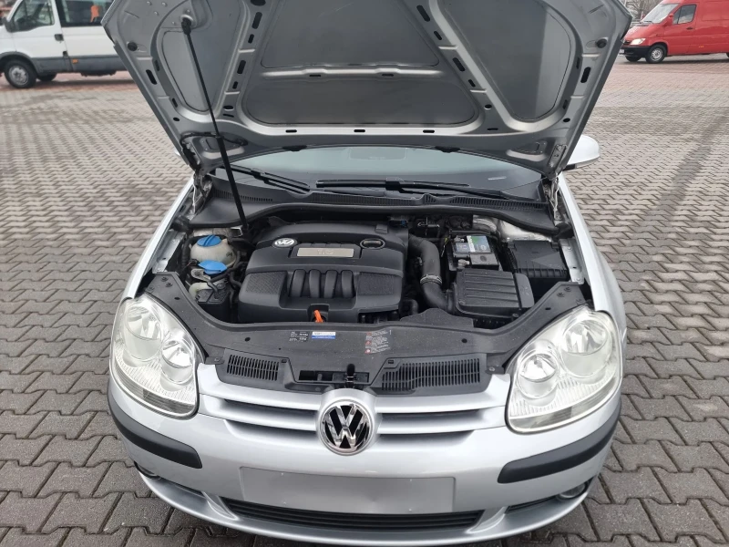 VW Golf 1.6 Б-Г , снимка 14 - Автомобили и джипове - 53123634