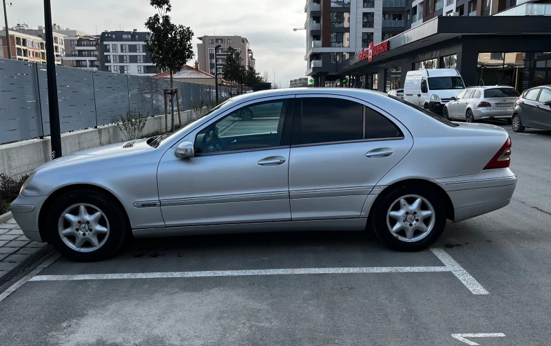 Mercedes-Benz C 200, снимка 2 - Автомобили и джипове - 53139606
