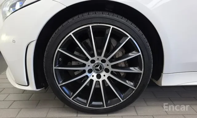 Mercedes-Benz CLS 400 4М AMG LINE* ОБДУХ* DISTR+ * BURM* 360* HUD* PANO, снимка 5 - Автомобили и джипове - 55753417