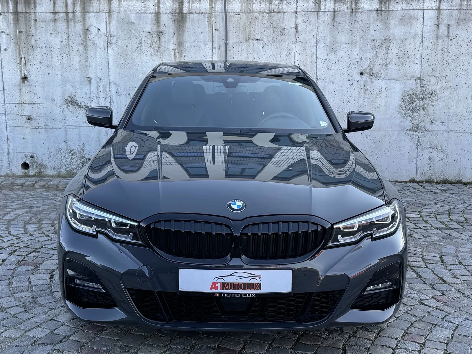 BMW 320 X-DRIVE M-Sport Individual, снимка 1