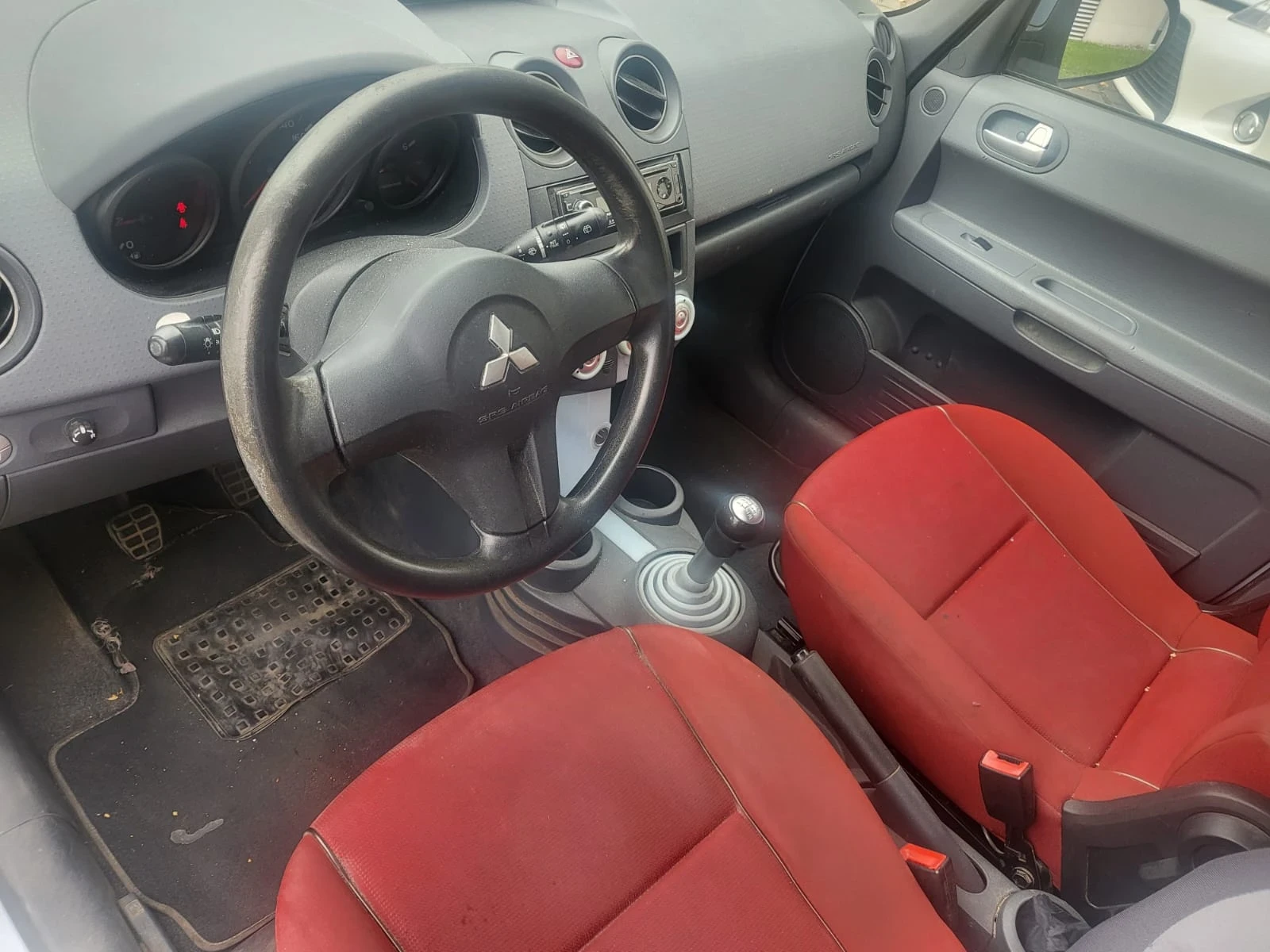 Mitsubishi Colt 1, 5i ЛИЗИНГ  - изображение 7