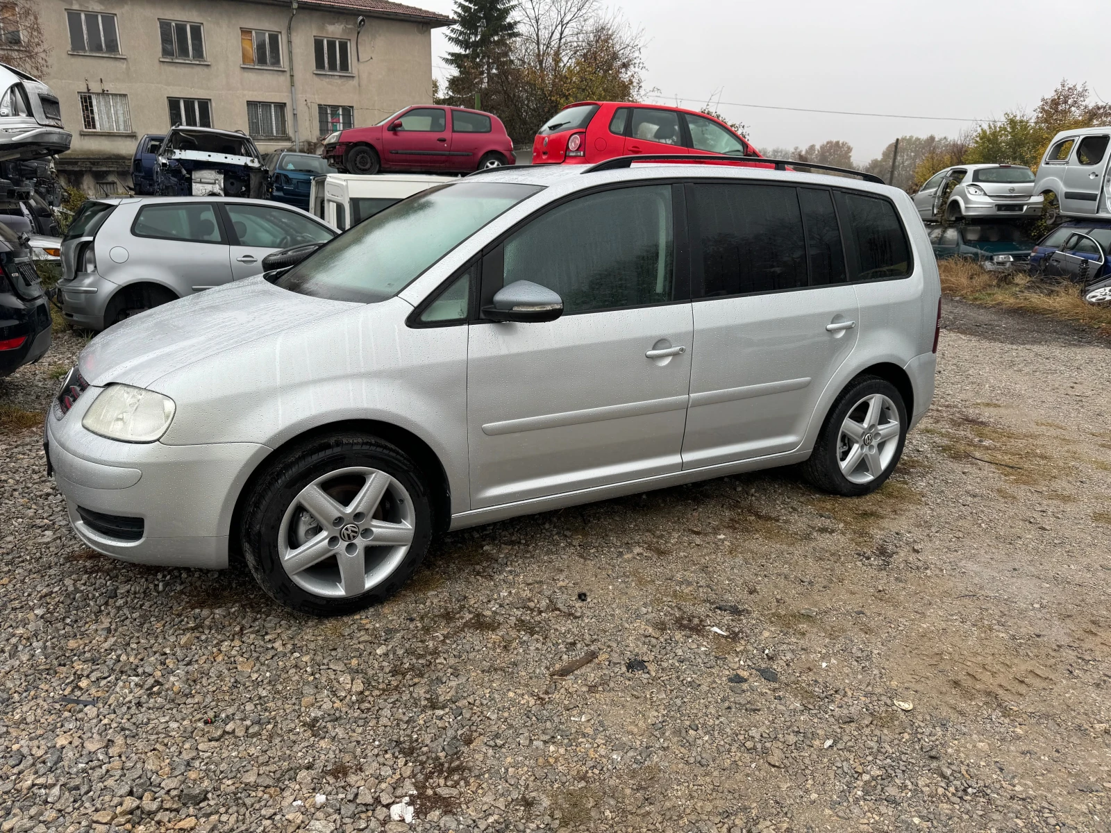 VW Touran 2.0TDI - изображение 2