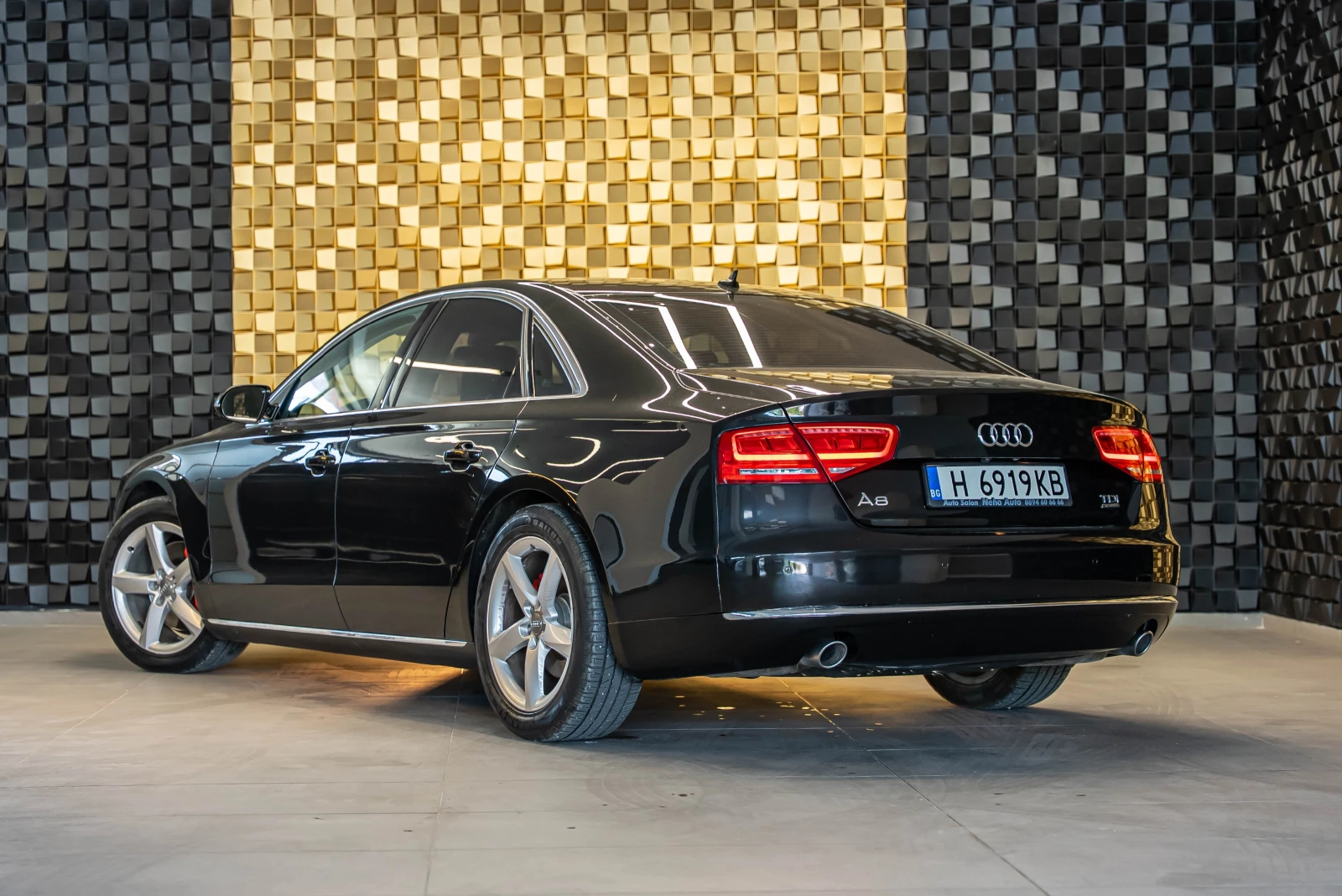 Audi A8 3.0 d - изображение 3