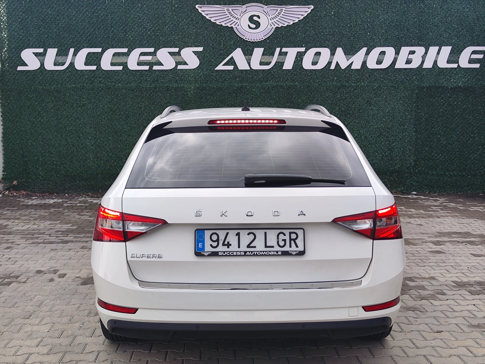 Skoda Superb 2.0* DISTRONIC* LEDD* FACE* LIZING | Mobile.bg   4