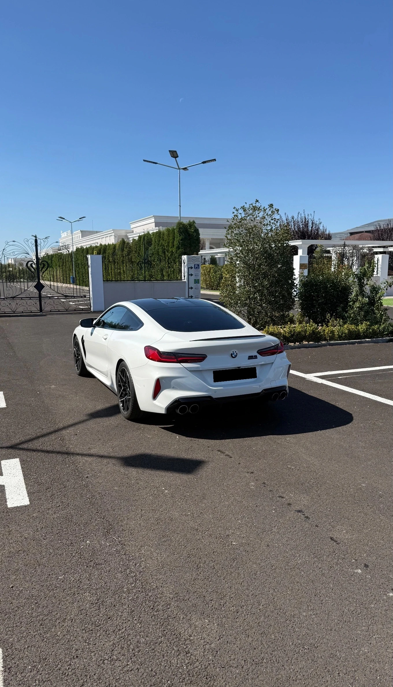 BMW M8 4.4 xDrive - изображение 4