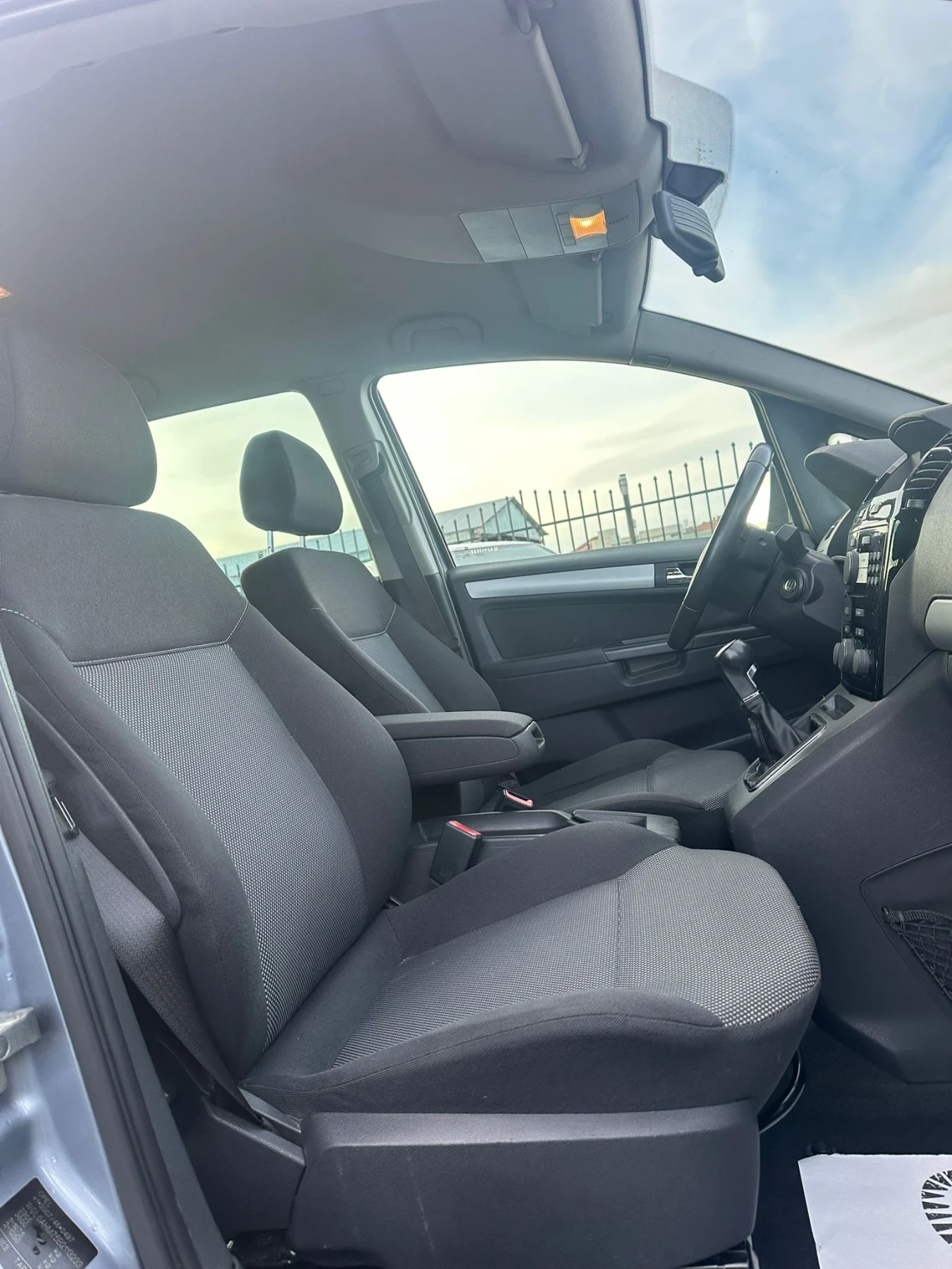 Opel Zafira 1, 6i , снимка 14 - Автомобили и джипове - 53047357