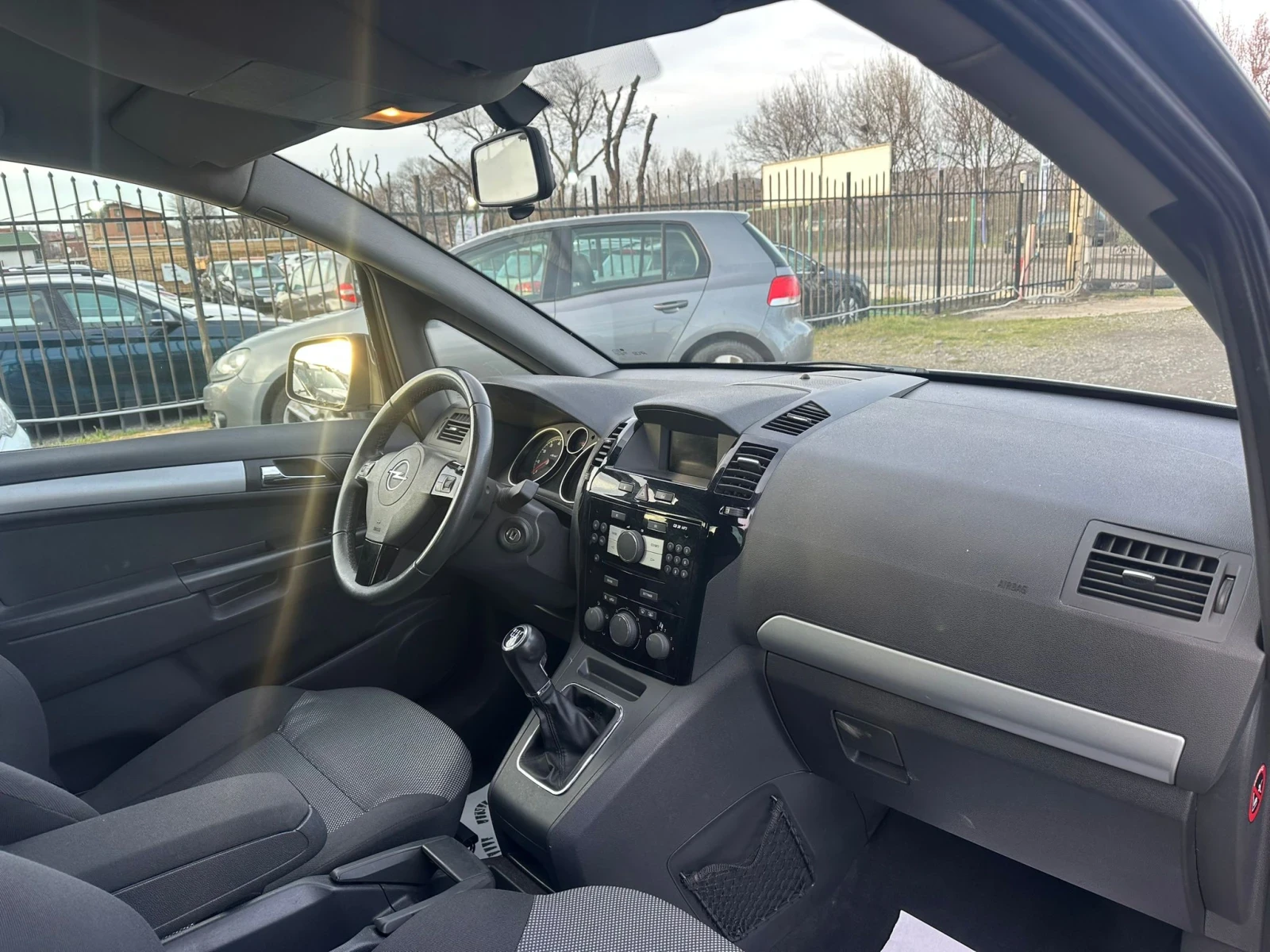 Opel Zafira 1, 6i , снимка 12 - Автомобили и джипове - 53047357