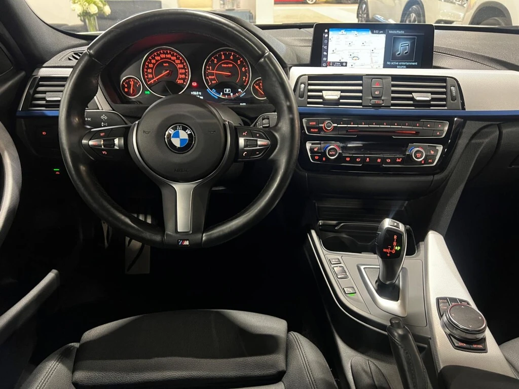 BMW 330 M SPORT * * XDRIVE * * CARFAX * * АВТО КРЕДИТ * * , снимка 9 - Автомобили и джипове - 53818467