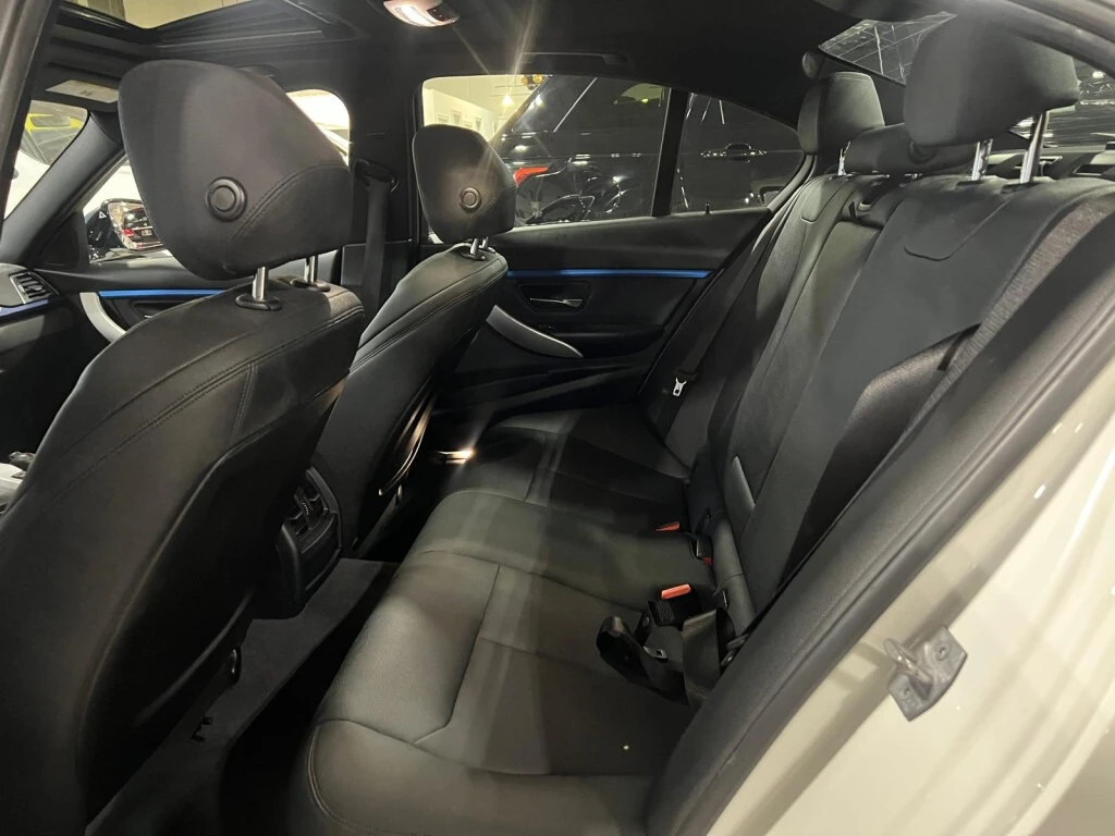 BMW 330 M SPORT * * XDRIVE * * CARFAX * * АВТО КРЕДИТ * * , снимка 15 - Автомобили и джипове - 53818467