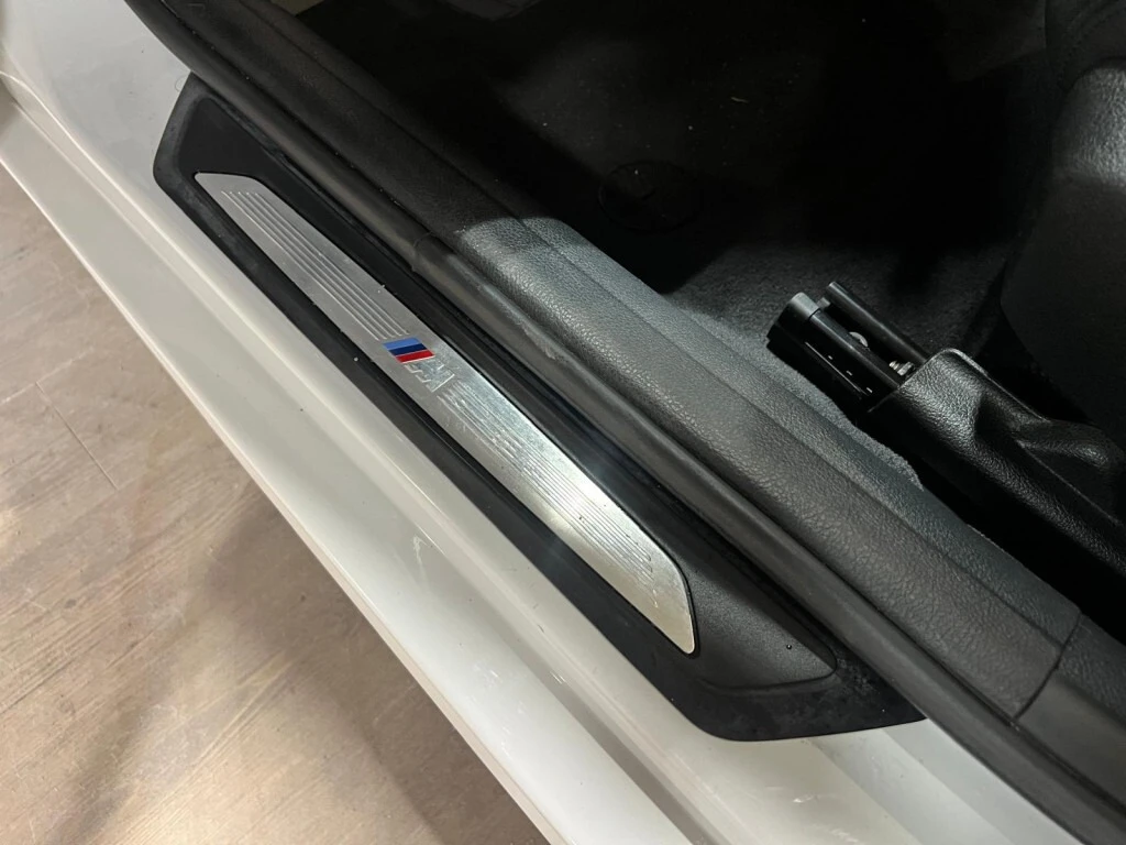 BMW 330 M SPORT * * XDRIVE * * CARFAX * * АВТО КРЕДИТ * * , снимка 16 - Автомобили и джипове - 53818467