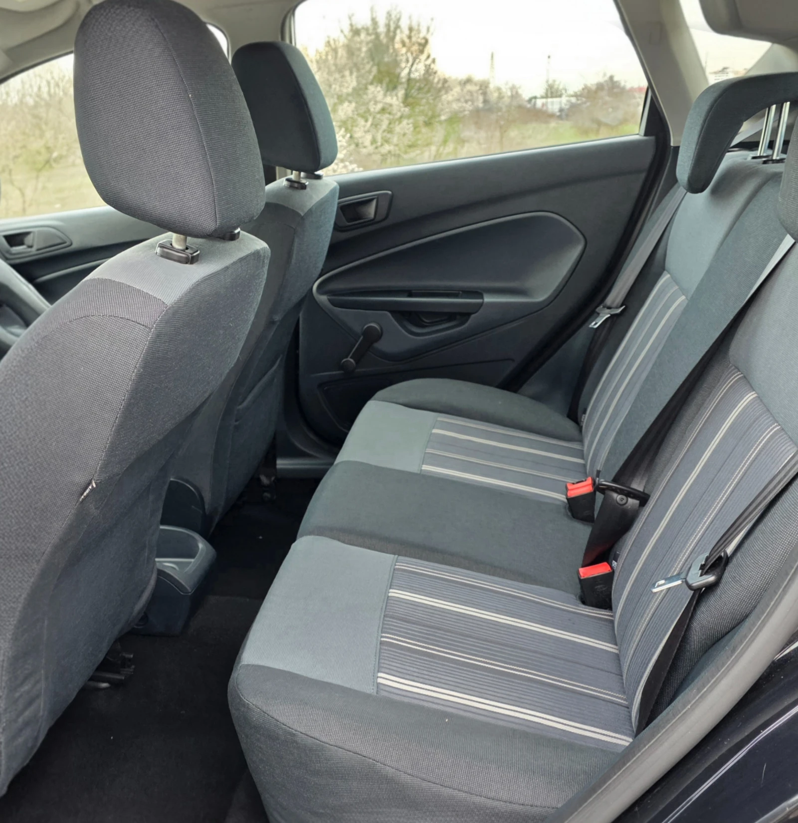 Ford Fiesta 1.4tdci 70ks, снимка 10 - Автомобили и джипове - 54046634