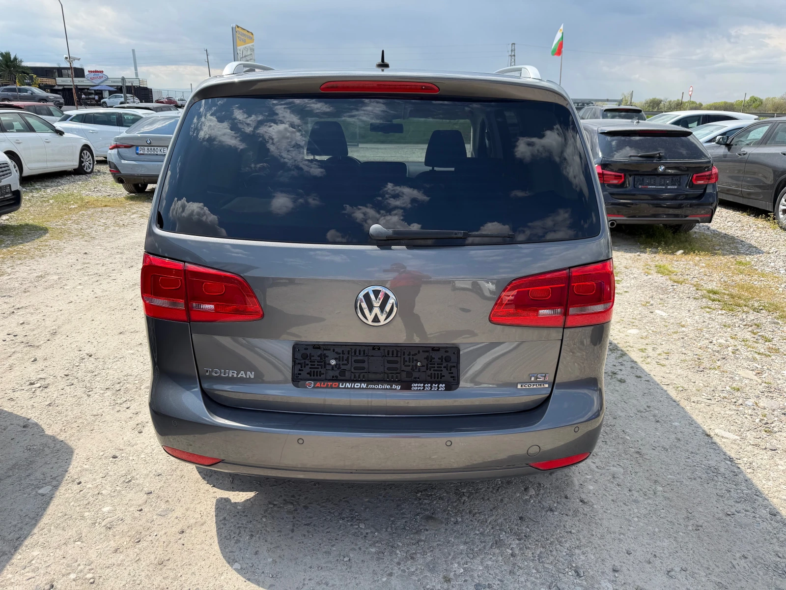 VW Touran 1.4 ТSI ФАБРИЧЕН МЕТАН, снимка 4 - Автомобили и джипове - 54235548