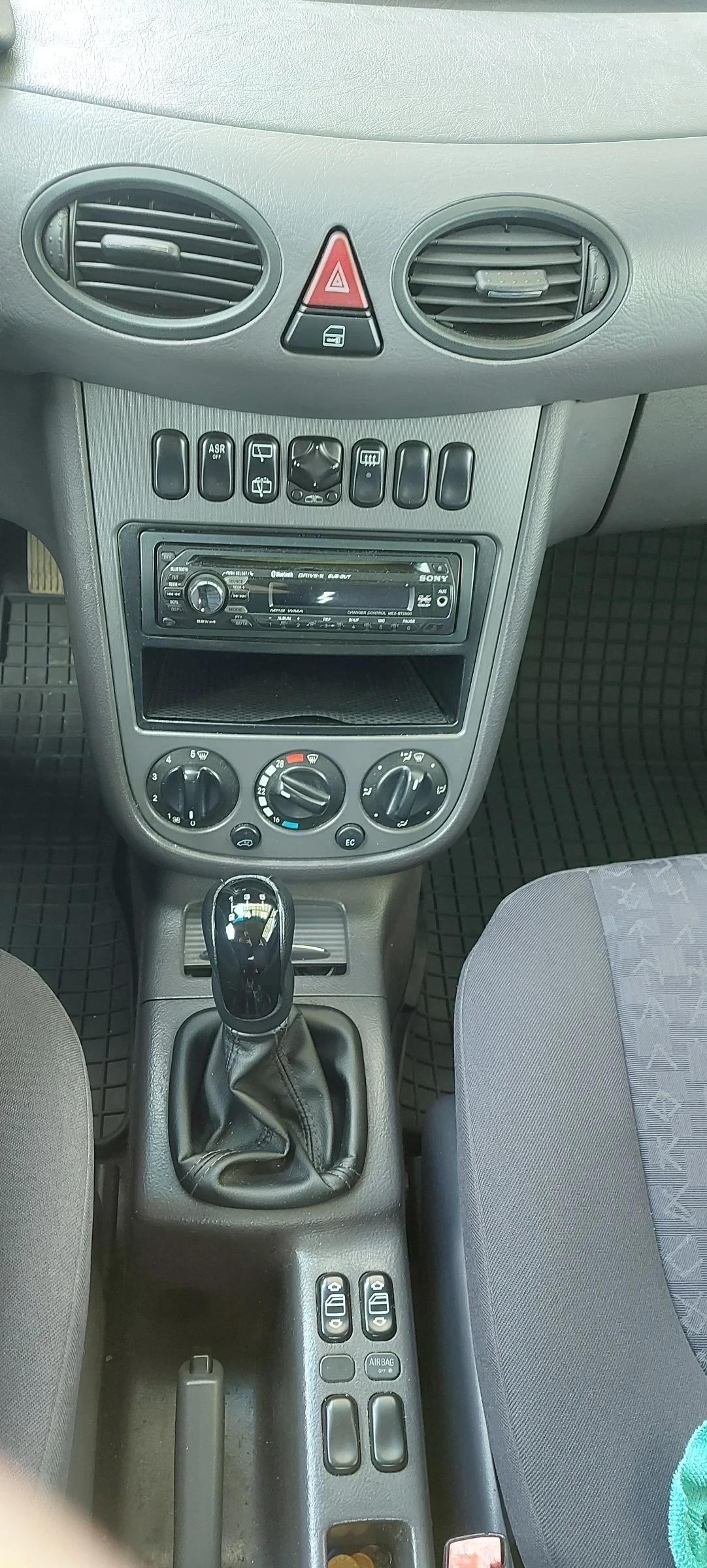 Mercedes-Benz A 170 Класик, снимка 10 - Автомобили и джипове - 54128433