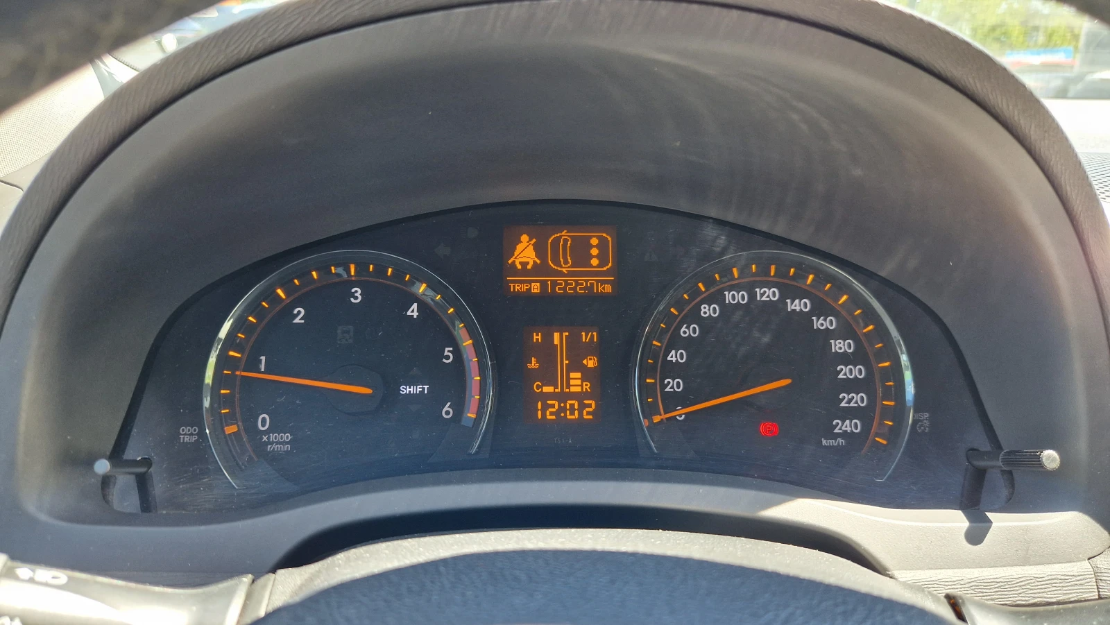 Toyota Avensis 2.0 D, снимка 13 - Автомобили и джипове - 54310558