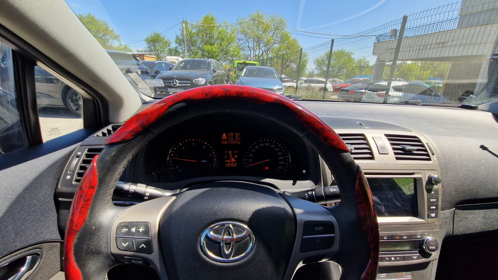 Toyota Avensis 2.0 D, снимка 12 - Автомобили и джипове - 54310558