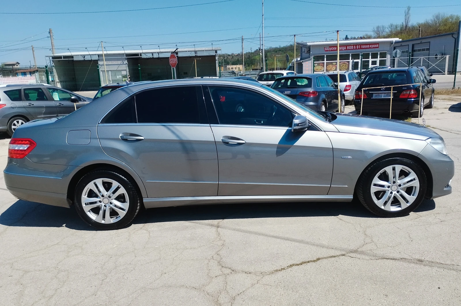 Mercedes-Benz E 250 AVANTGARDE СЕДАН, снимка 7 - Автомобили и джипове - 54352232