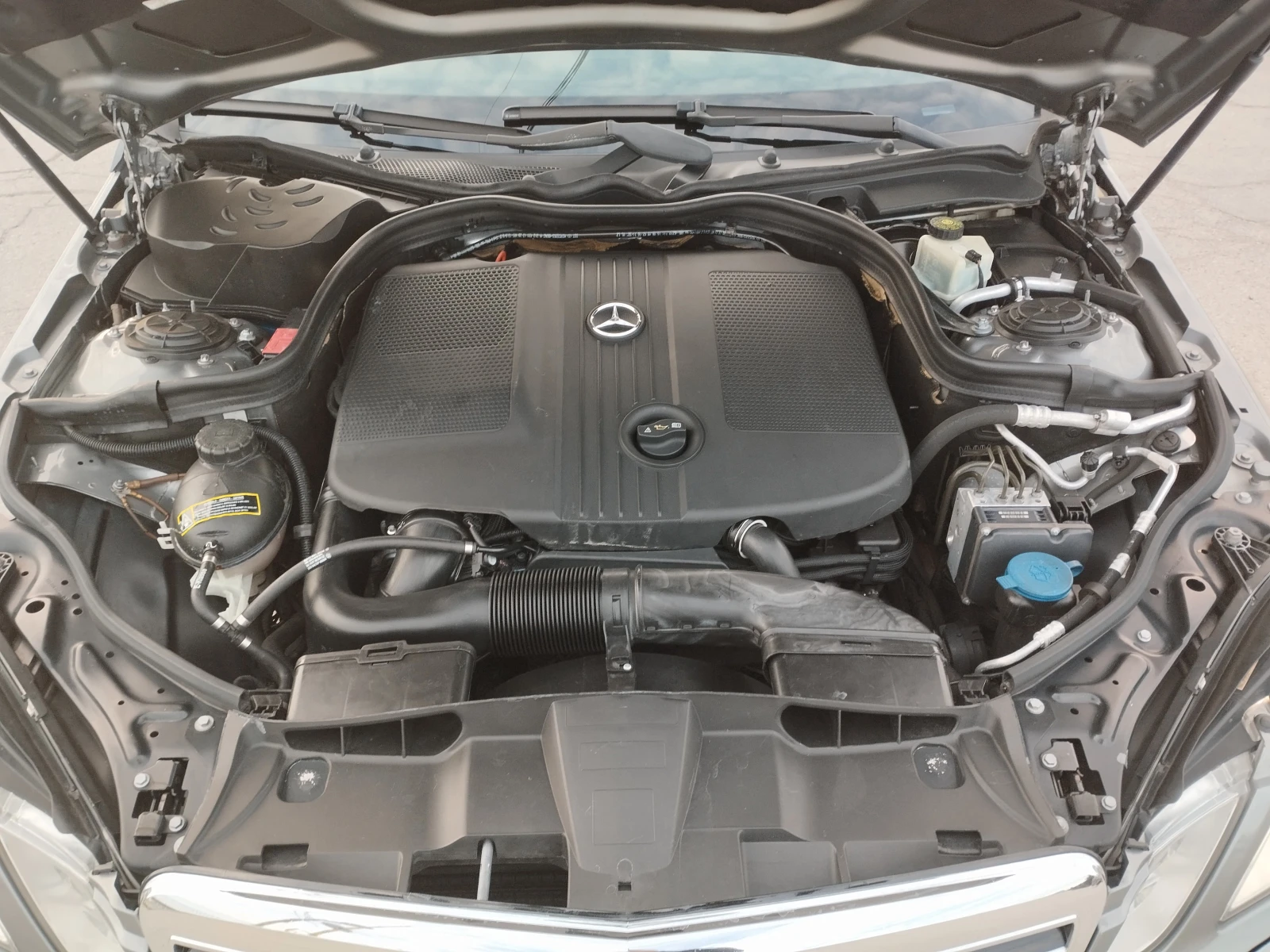 Mercedes-Benz E 250 AVANTGARDE СЕДАН, снимка 14 - Автомобили и джипове - 54352232