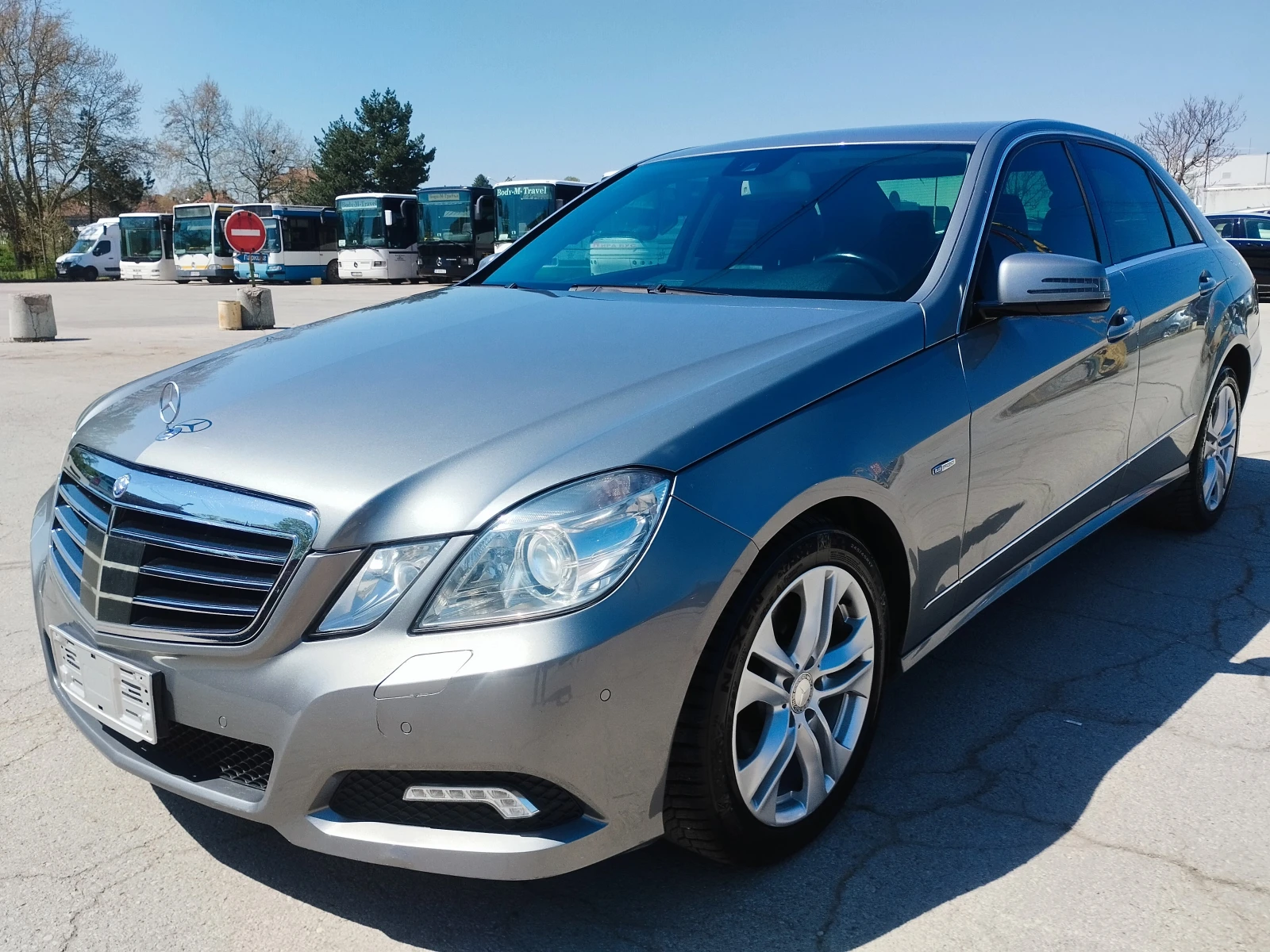 Mercedes-Benz E 250 AVANTGARDE СЕДАН, снимка 2 - Автомобили и джипове - 54352232