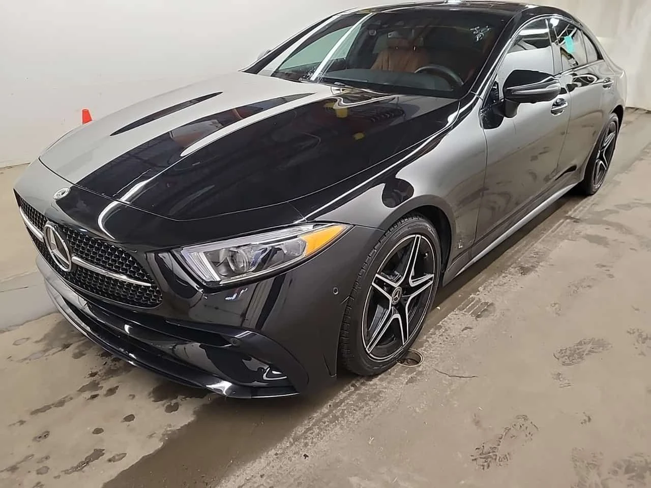 Mercedes-Benz CLS AMG Line * 9000км !!! * От Mercedes * 