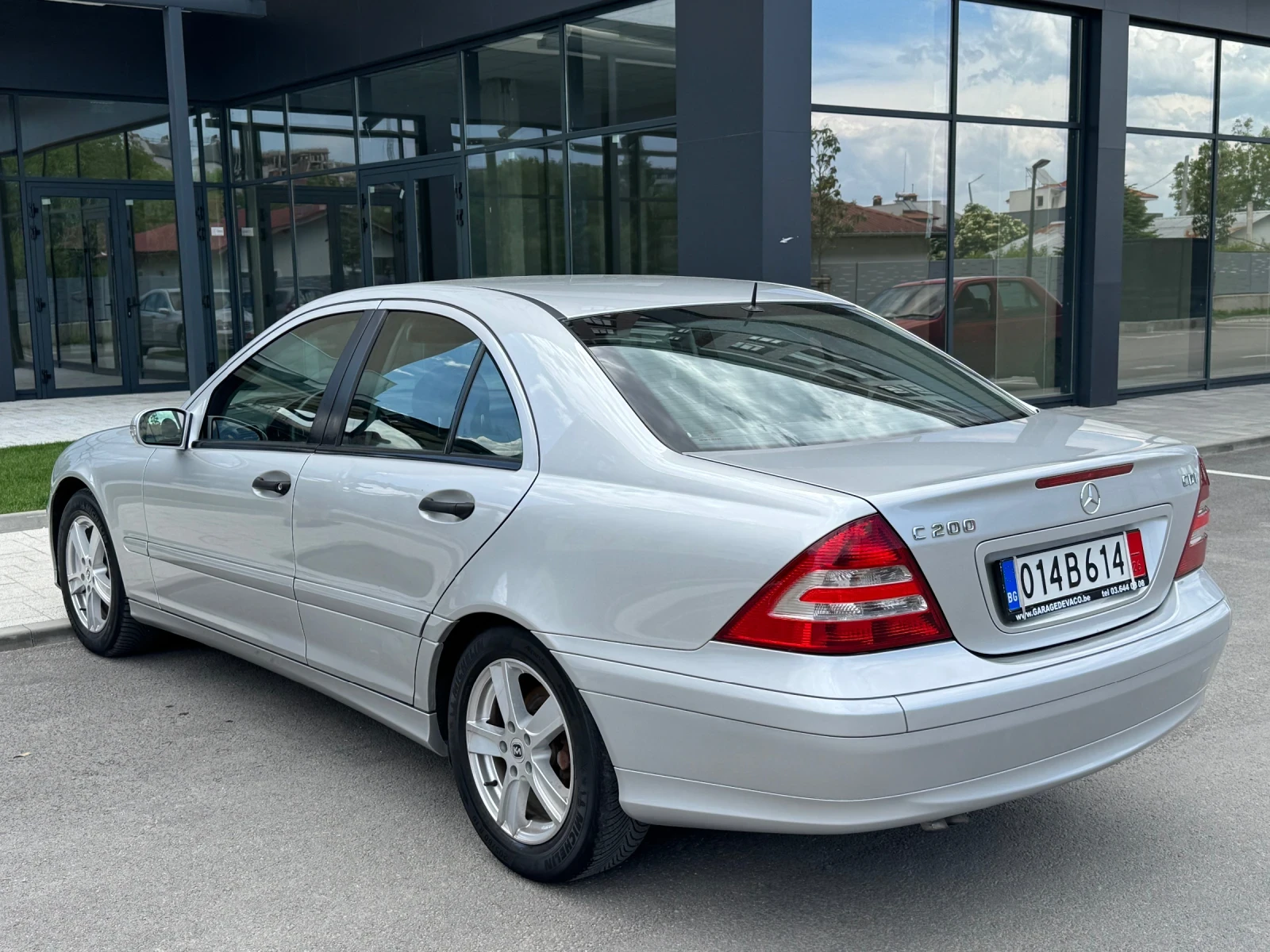 Mercedes-Benz C 200 2, 2 CDi* FACELIFT* РЕАЛНИ КИЛОМЕТРИ, снимка 9 - Автомобили и джипове - 54522620