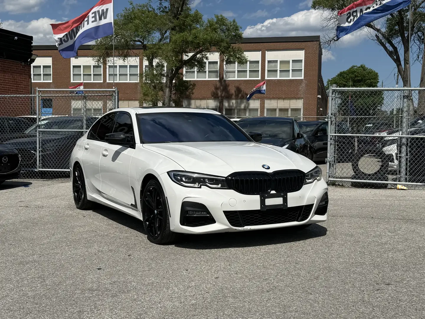 BMW 330 I* M Sport Пакет* ПАНО* ПОДГРЕВ, снимка 2 - Автомобили и джипове - 54961233